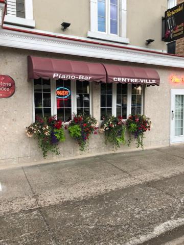 Auberge Centre Ville Chicoutimi Exteriér fotografie