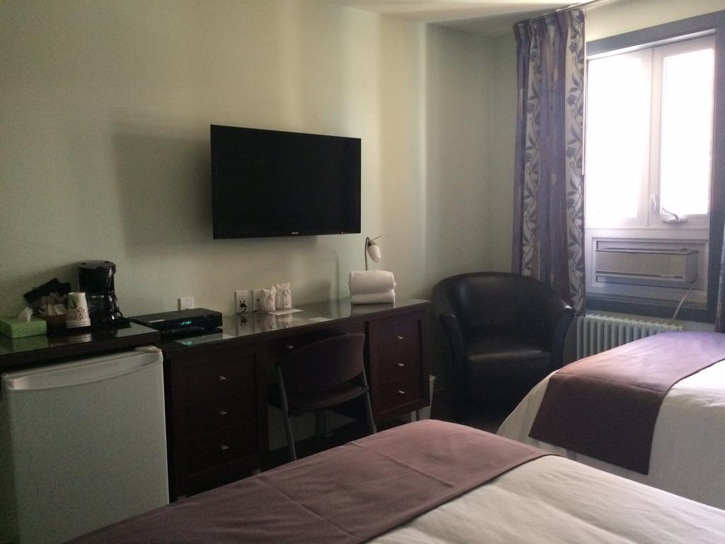 Auberge Centre Ville Chicoutimi Exteriér fotografie