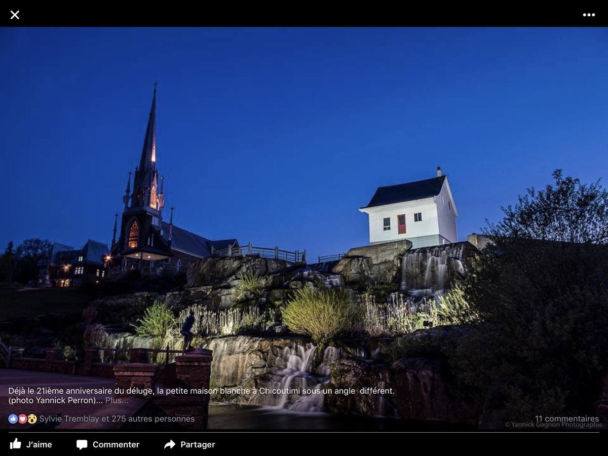 Auberge Centre Ville Chicoutimi Exteriér fotografie