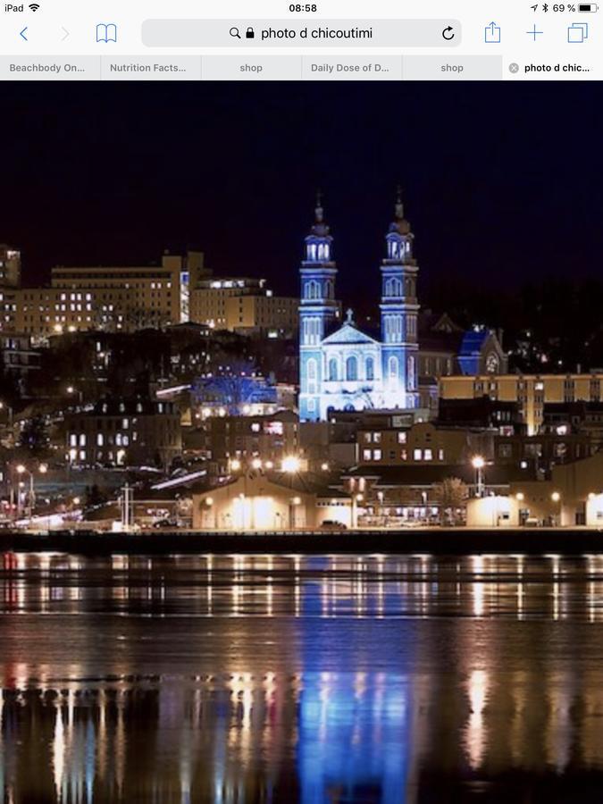 Auberge Centre Ville Chicoutimi Exteriér fotografie