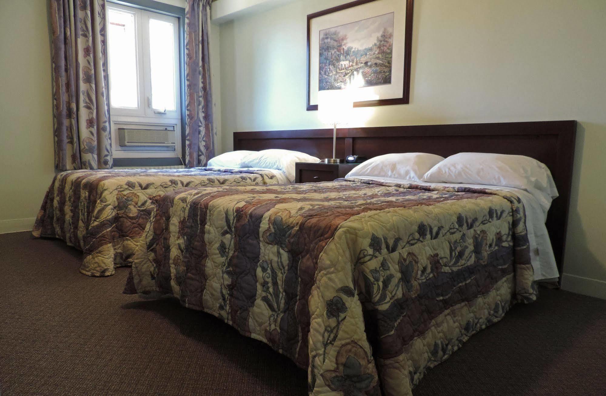 Auberge Centre Ville Chicoutimi Exteriér fotografie